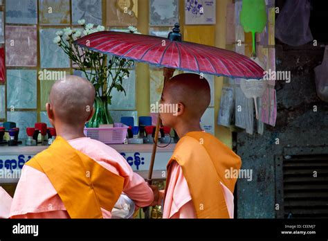 Buddhist Alms Giving Myanmar Hi Res Stock Photography And Images Alamy