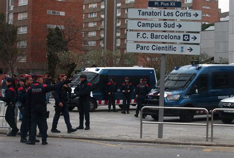 Así Es La Policía De Cataluña Qué Hacen Los Mossos Desquadra