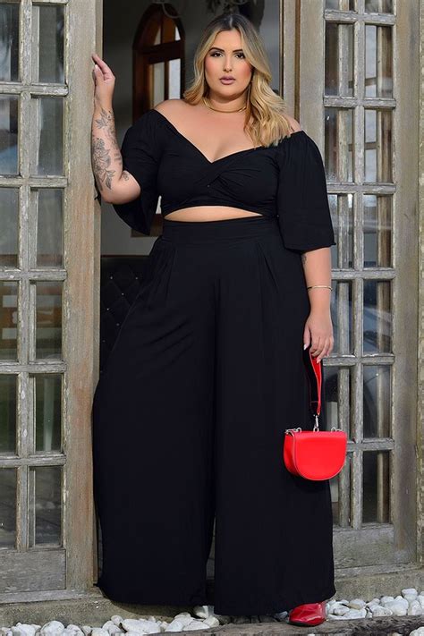 Conjunto Plus Size Preto Cropped E Pantalona Confeccionado Em Viscose