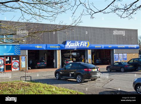 Kwik Fit Hi Res Stock Photography And Images Alamy