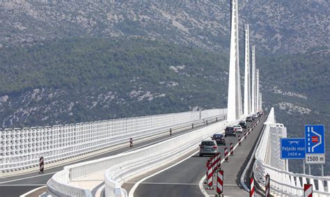 Slobodna Dalmacija Veliki problemi na cesti kod Pelješkog mosta zbog