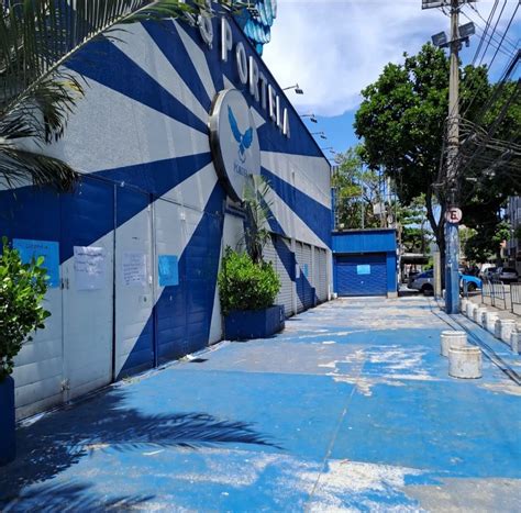 Espaço Aberto PROTESTO NA PORTELA Galeria do Samba As escolas de