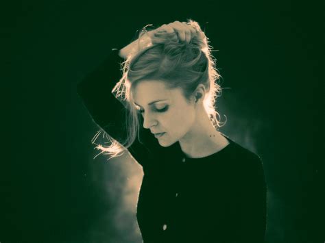 Danish Artist Agnes Obel Debuts New Video For Aventine” Tour