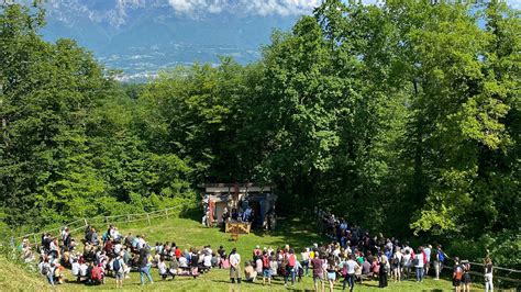 Il Castello Di Zumelle E Il Villaggio Medioevale Mel Belluno