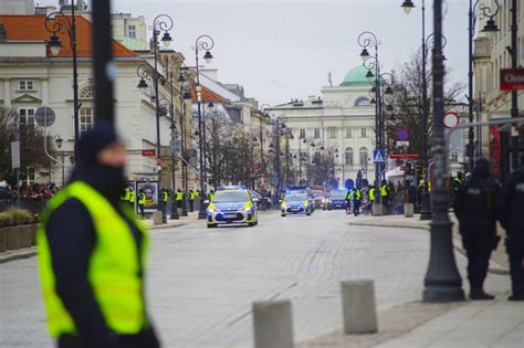 Brakuje 20 proc policjantów w Warszawie Z powodu odejścia na