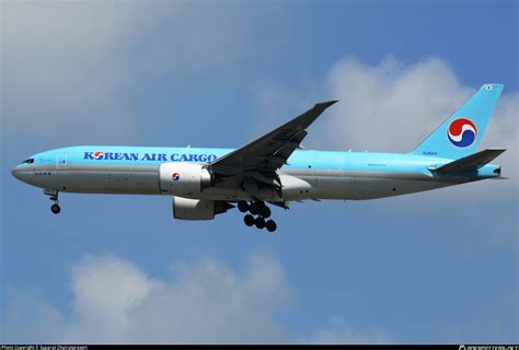 HL8043 Korean Air Boeing 777 FB5 Photo By Suparat Chairatprasert ID