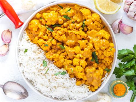 Cauliflower Curry in 30 Minutes: Wholesome Indian-Inspired Dinner