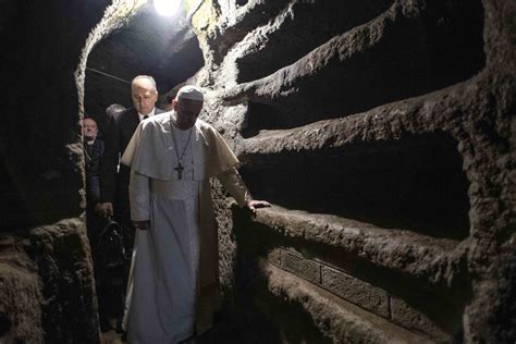 Celebrating Mass in catacombs, pope recalls all persecuted Christians ...