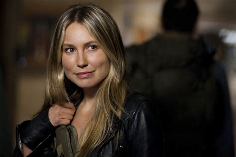 Celebrities Movies And Games Sarah Carter Falling Skies Stills