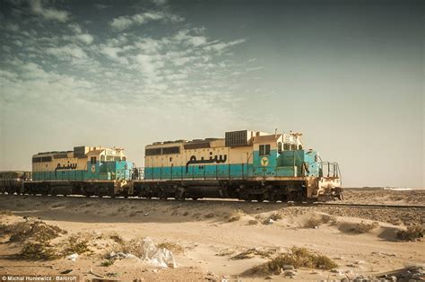 How Mauritanians Journey Hundreds Of Miles Through The Scorching Desert