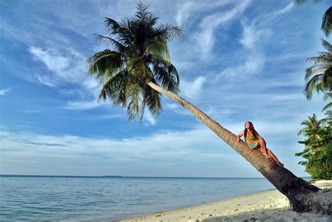 Eksotis Pantai Karimun Jawa Yang Wajib Anda Kunjungi