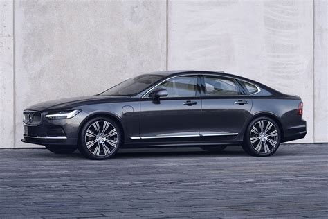 Volvo Reveals Updated S90v90