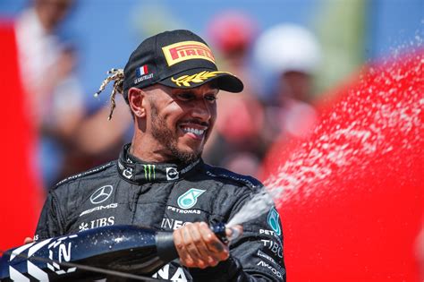 Piensa En Su Futuro Lewis Hamilton Decidió En Qué Invertir Su Fortuna