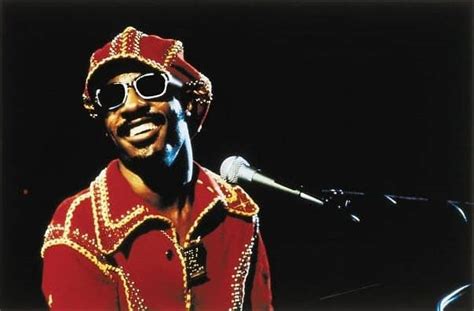 10 Best Stevie Wonder Songs of All Time - Singersroom.com