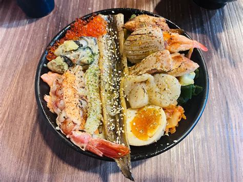 心kokoro 食堂 （鮭魚海鮮專賣）丼飯、定食、壽司、拉麵、套餐的菜單、評論、圖片台北市中正區好吃、cp值超高的日本餐廳 愛玩記