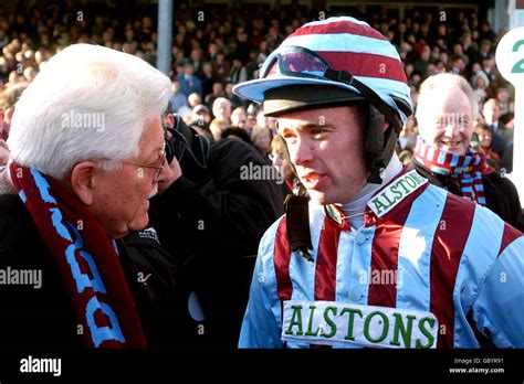 Horse Racing Exeter Races Stock Photo Alamy