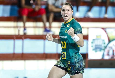 Larissa Araújo é Convocada Para A 16ª Vaga Da Equipe Que Jogará O Mundial