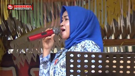 Sekuntum Mawar Merah Ibu Pns Bersuara Merdu Youtube