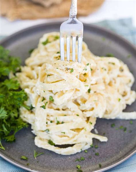 Olive Garden Alfredo Sauce - The Cozy Cook