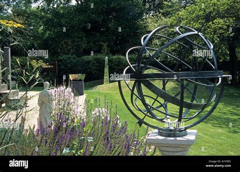 Working Sundial High Resolution Stock Photography And Images Alamy