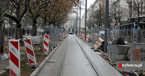 Na Prze Aj Przez Plac Budowy Mi Dzy Koparkami I P Otami Tramwaje