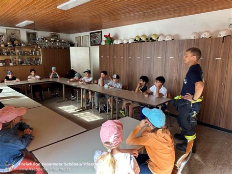 Besuch Der Klasse Volksschule Freiwillige Feuerwehr Sch Nau Triesting