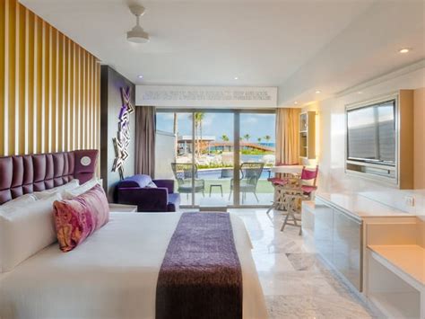 Luxury Rooms Planet Hollywood Cancun An Autograph Collection All