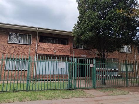 Bedroom Apartment Flat For Sale In Benoni Central Marvic Court