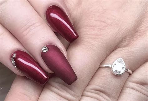 Nail Inspo 2024 Burgundy Aubrey Goldina