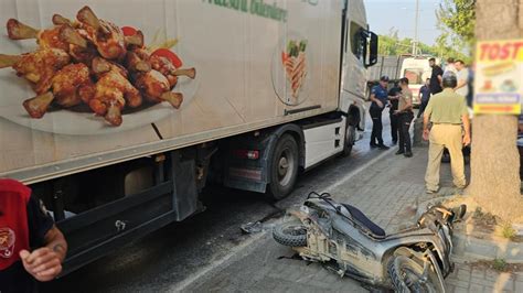 Ayd N Da Feci Kaza T R N Alt Nda Kalan Motosikletteki Anne Hayat N