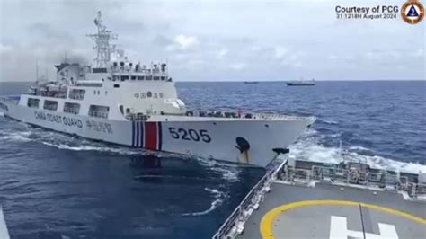 China Rams Another Ph Coast Guard Ship Inquirer Net