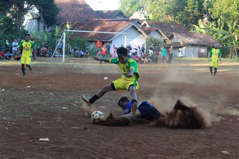 Meriahkan Hut Ri Ke Turnamen Sepak Bola Rw Cup Desa Sirnabaya