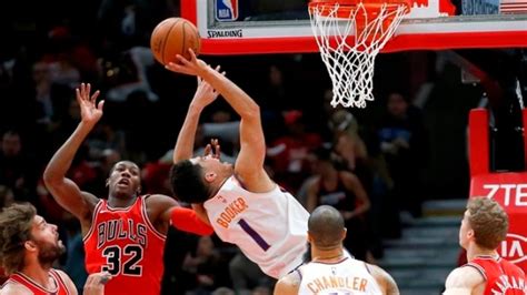 Booker Scores As Suns Top Bulls Tsn Ca