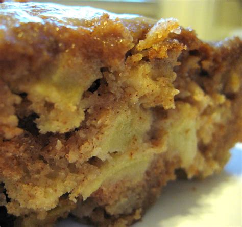 Good Eats 'n Sweet Treats: Apple Cake with Caramel Sauce