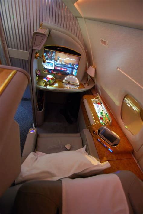 Emirates Airlines A First Class Von Hong Kong Nach Bangkok