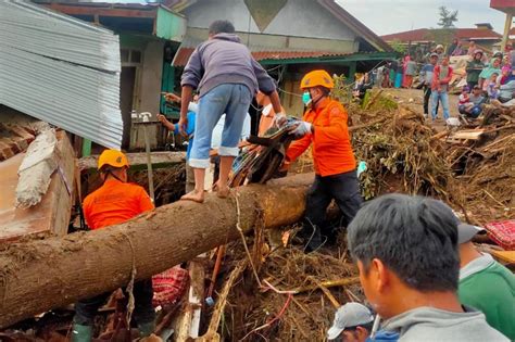 Inundaciones Y Corrientes De Lava Fr A Dejan Muertos Y