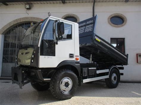 BUCHER BU 200 BSI 65 Ql Ribaltabile 4x4 Patente B Usata