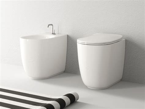 Wc A Terra Nolita Rimless Filomuro Scarico Traslato Bianco Lucido