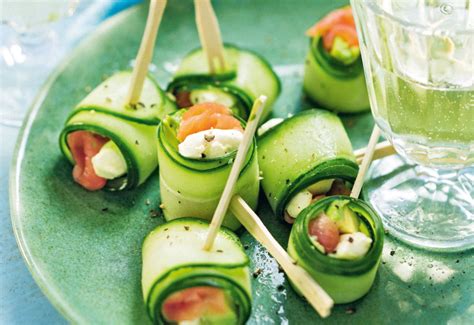 Gurkenr Llchen Mit Avocado Lachs Und Mozzarella Frisch Gekocht