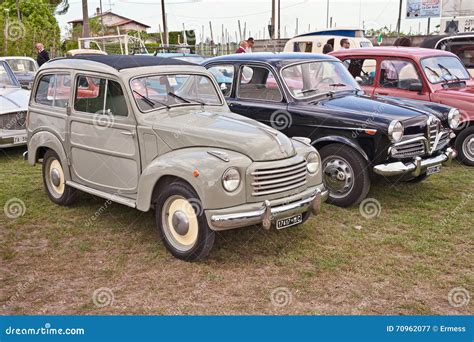 Belvedere Italiano Clásico De Fiat Topolino 500 C Del Coche De Los Años