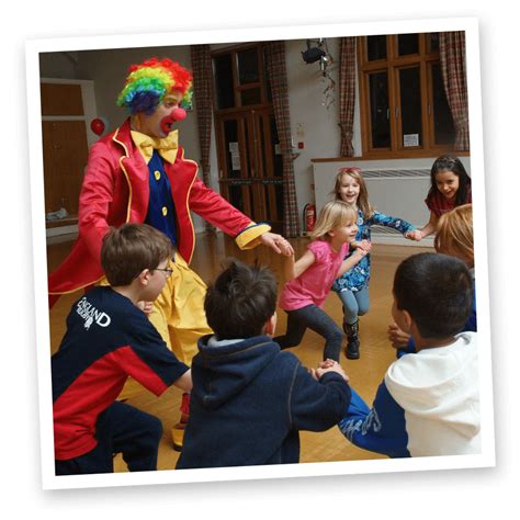 Kids party clowns. Clowns for hire in NYC. Kids party entertainer