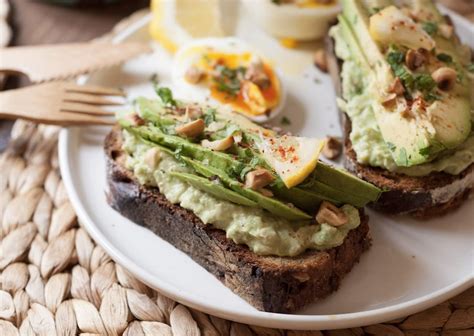 Brunch Parfait Tartines D Avocats Et Granola Maison Cha S Hands