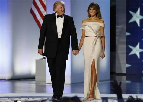 El vestido del baile presidencial de Melania Trump ya está en el museo