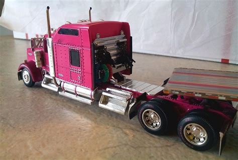 1/64 Pink Diecast Semi Truck DCP Kenworth W900 | #1721182424