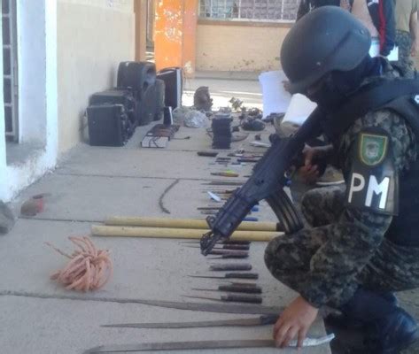 Decomisan Armas Blancas En El Carmen De San Pedro Sula