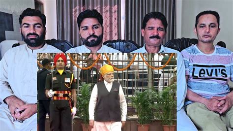 Pm Modi Inspects The Guard Of Honour At Red Fort On Th Independence