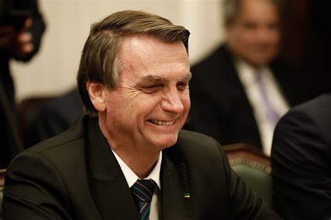 Em pacote de bondades Bolsonaro vai antecipar 13º de aposentados e