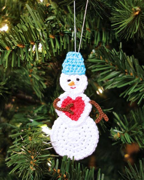 Crochet Snowman | AllFreeChristmasCrafts.com