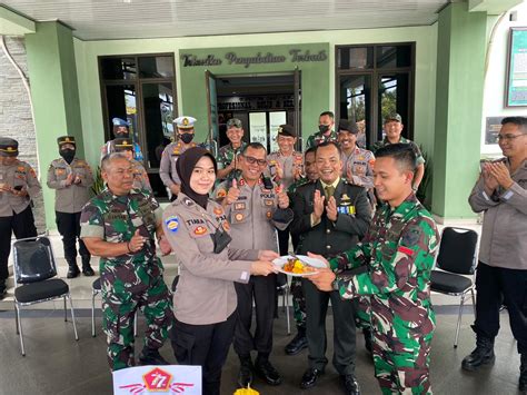 HUT Ke 77 TNI Surprise Polresta Bandar Lampung Untuk Kodim 0410 KBL