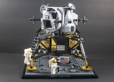 Review: 10266 NASA Apollo 11 Lunar Lander - FBTB